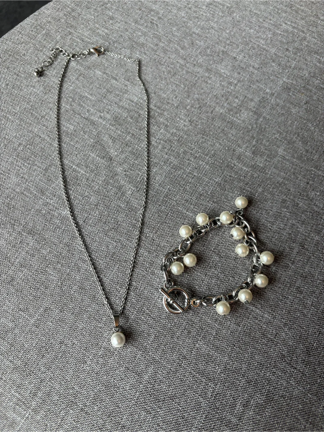 Pearl Necklace & Bracelet Set image indicator(2)