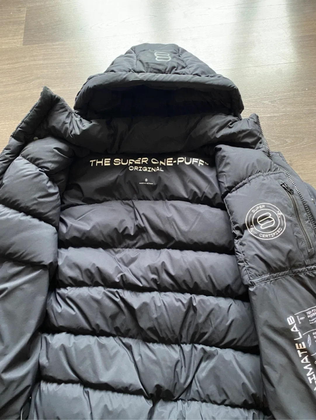 Women’s Aritzia The Super One Puff Jacket Excellent Condition image indicator(2)