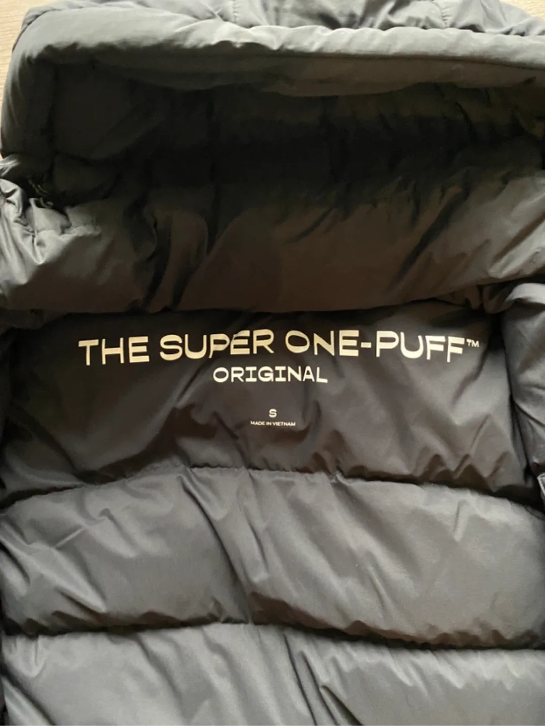 Women’s Aritzia The Super One Puff Jacket Excellent Condition image indicator(3)