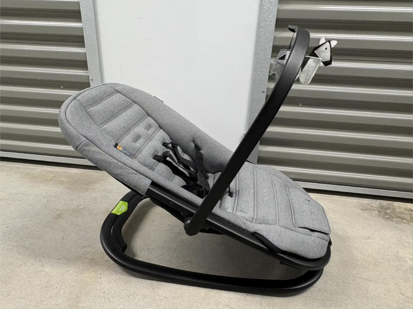 Baby Jogger Infant Bouncer with Toy Bar image indicator(2)