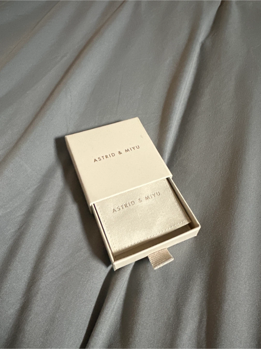 Astrid & Miyu Wave Ring Gold - photo 3