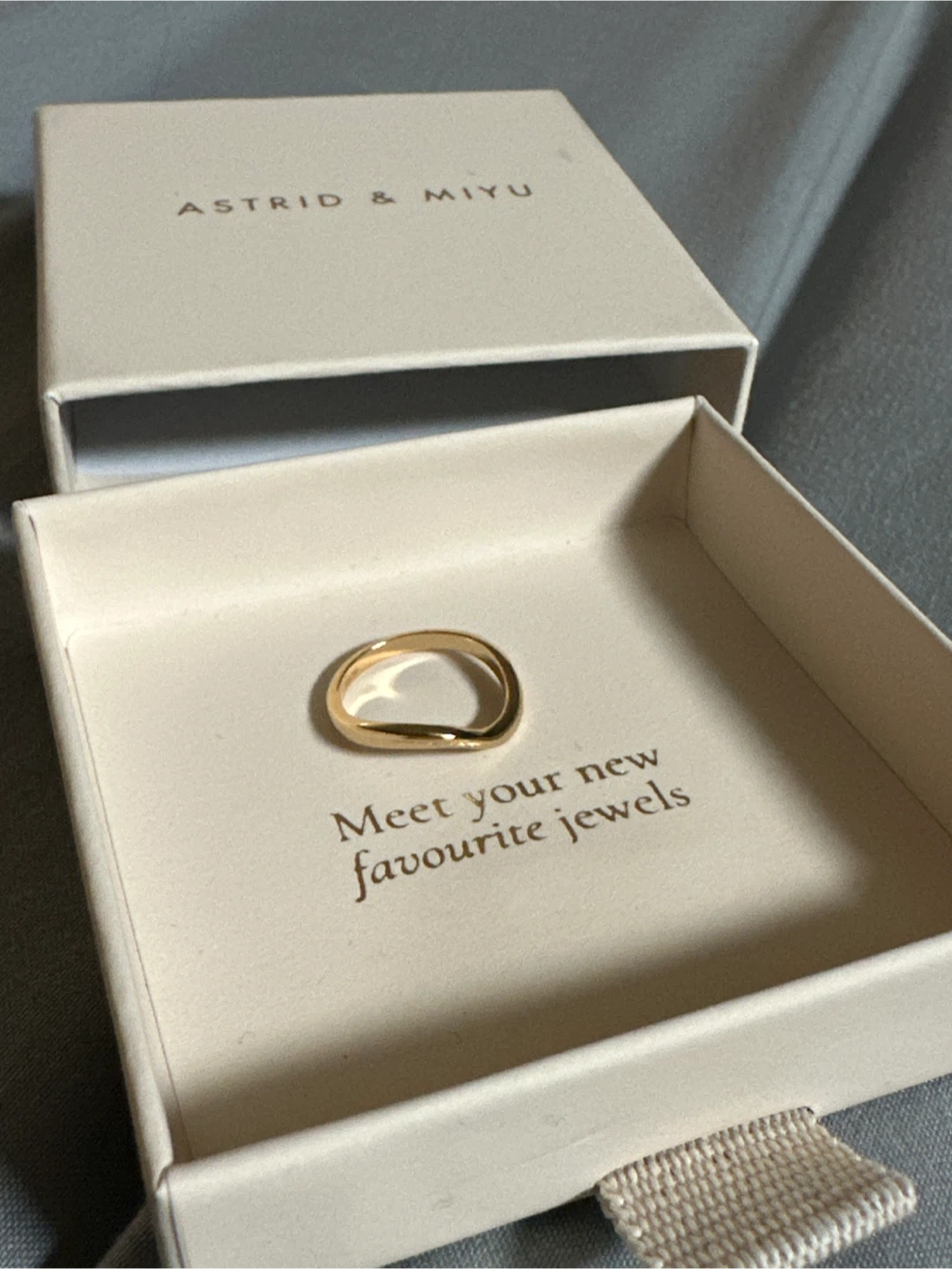 Astrid & Miyu Wave Ring Gold