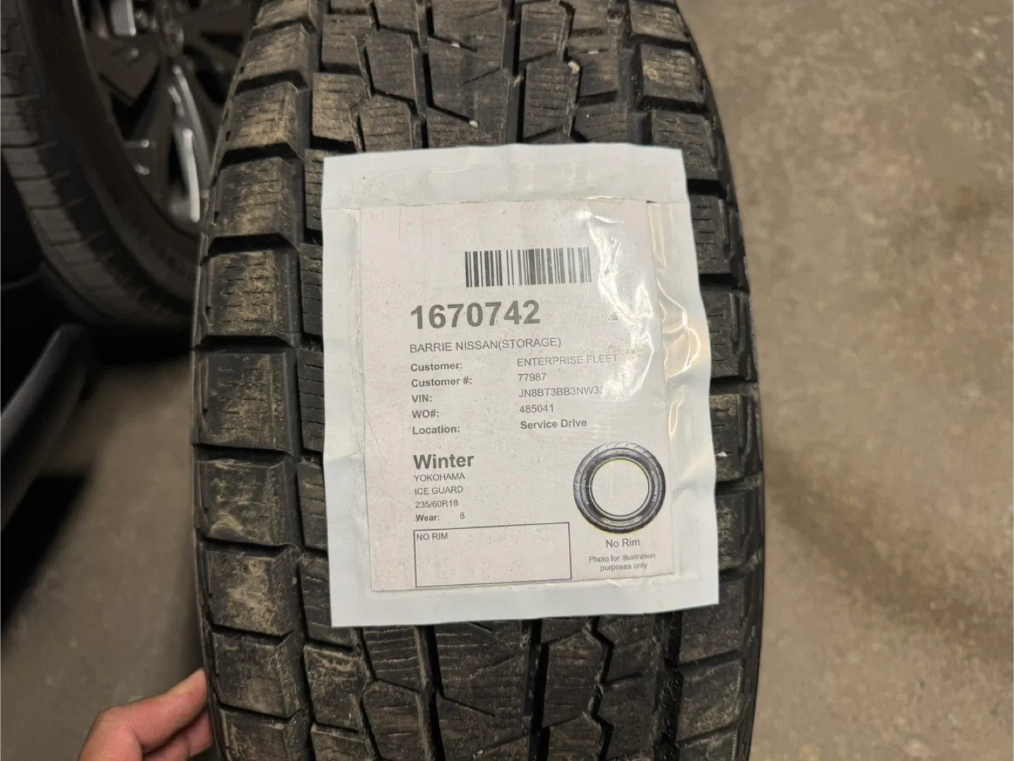 Yokohama IceGuard G075 235/60R18 Tire image indicator(6)