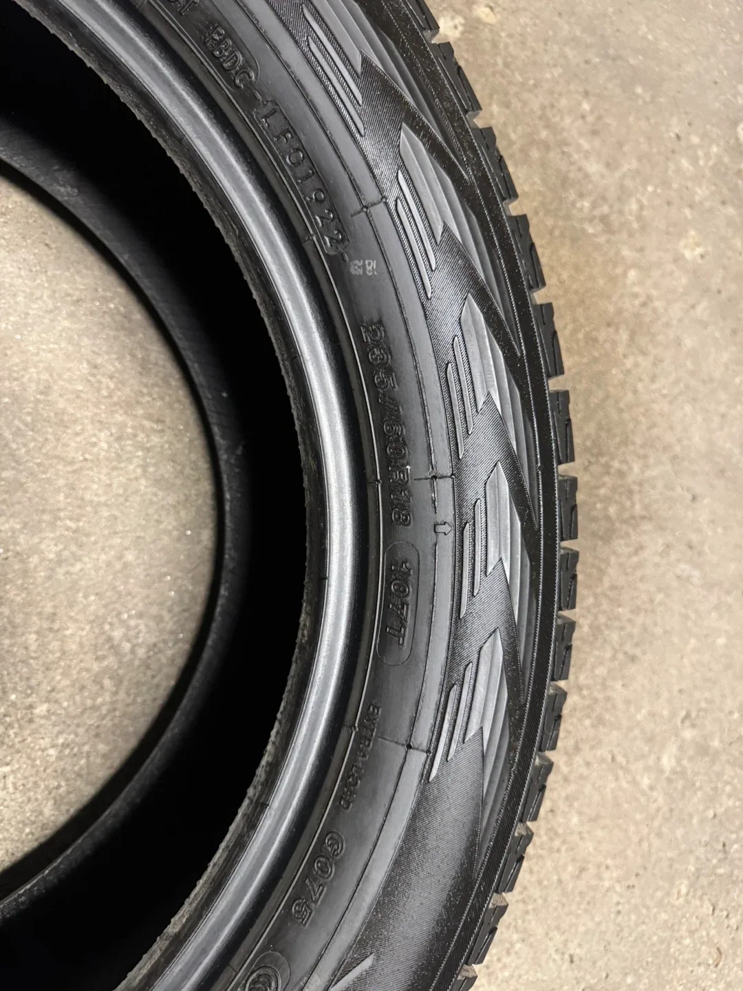 Yokohama IceGuard G075 235/60R18 Tire image indicator(3)