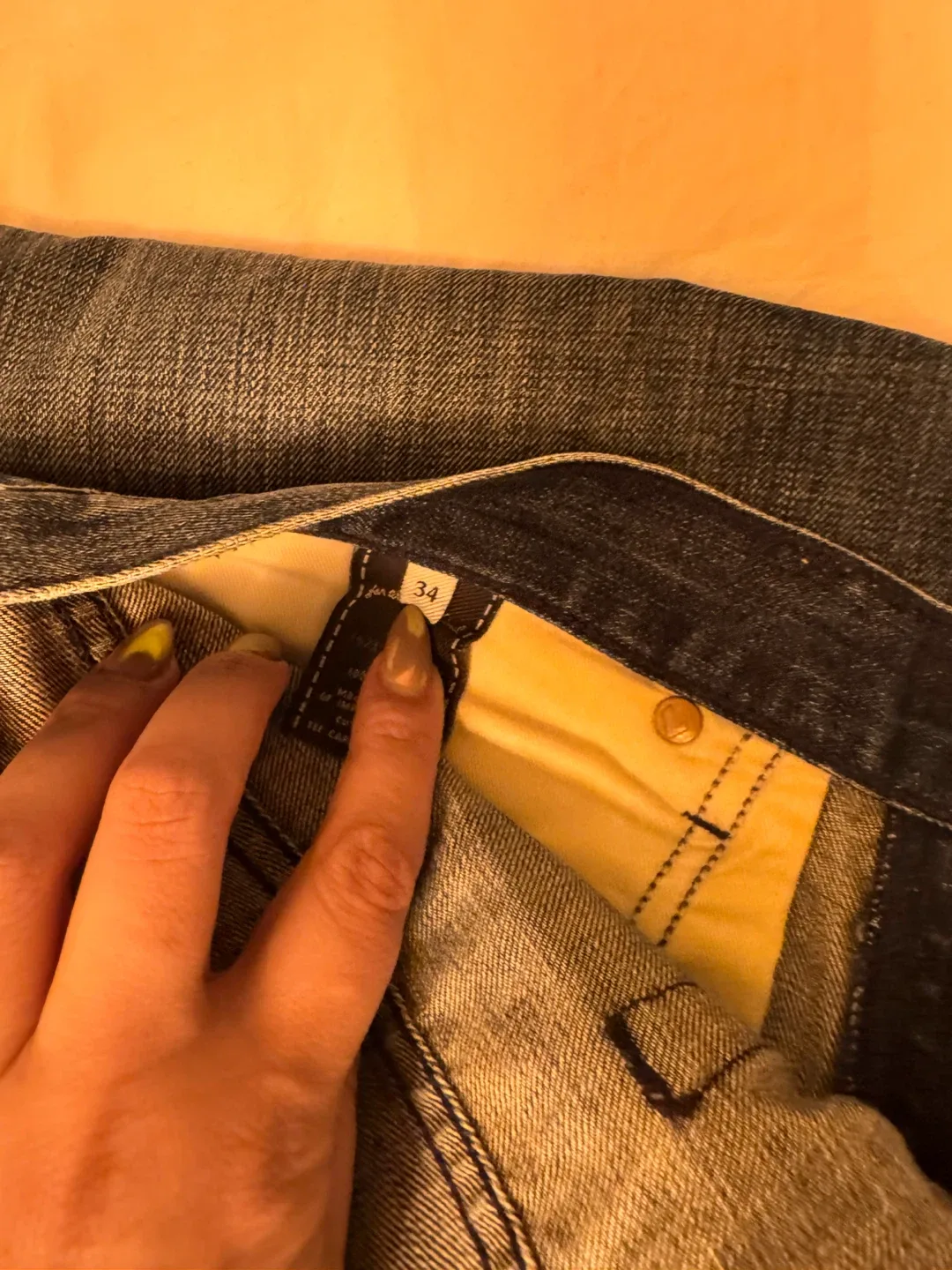 7 For All Mankind Jeans - Size 34 image indicator(2)