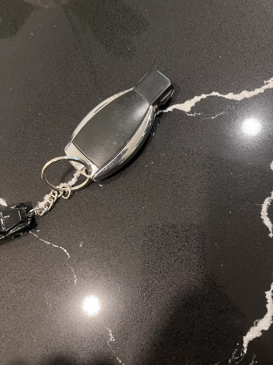 Mercedes-Benz Car Key image indicator(2)