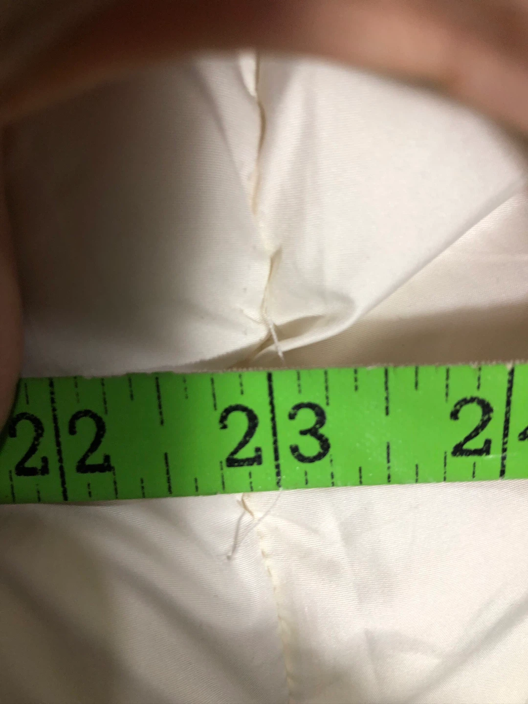 Women’s White Puffer Vest. Size XL. - photo 3