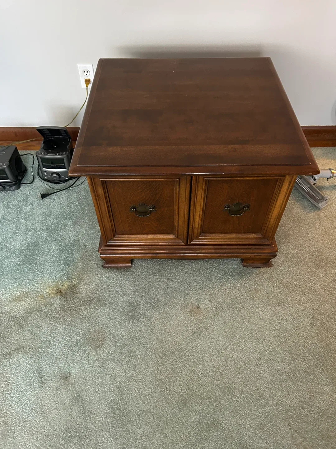 Ethan Allen end table image indicator(2)