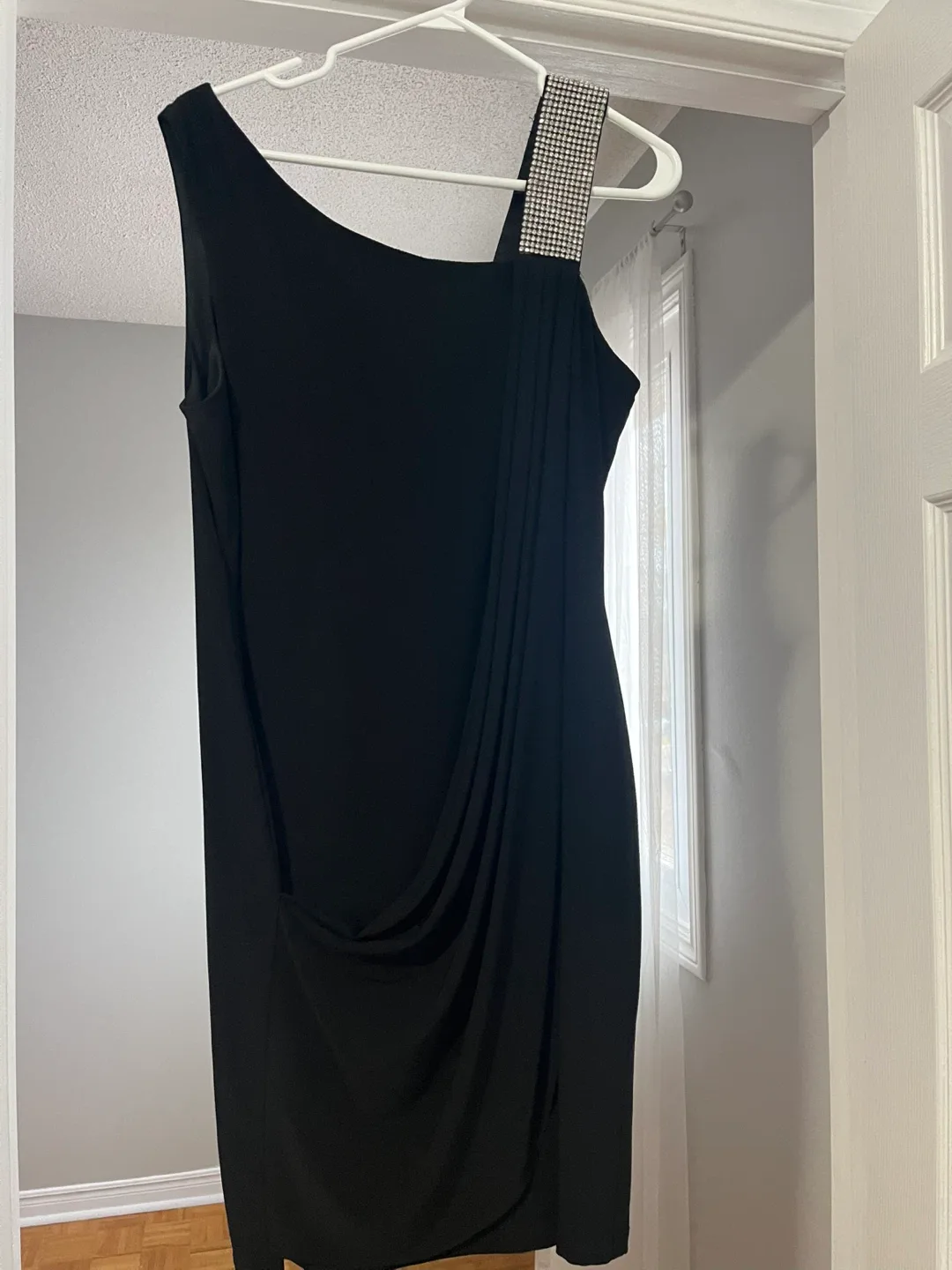 Le Chateau Black Dress - Size 14 image indicator(3)