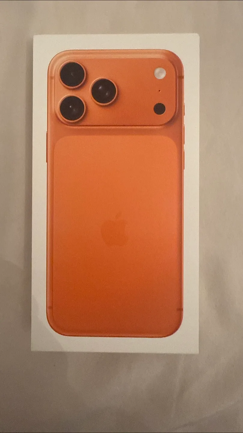 New iPhone 17 Pro Max 2TB Cosmic Orange image indicator(4)