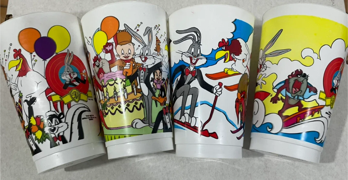 Vintage Looney Tunes Cups, Funko Pop Balrog, Toys image indicator(4)