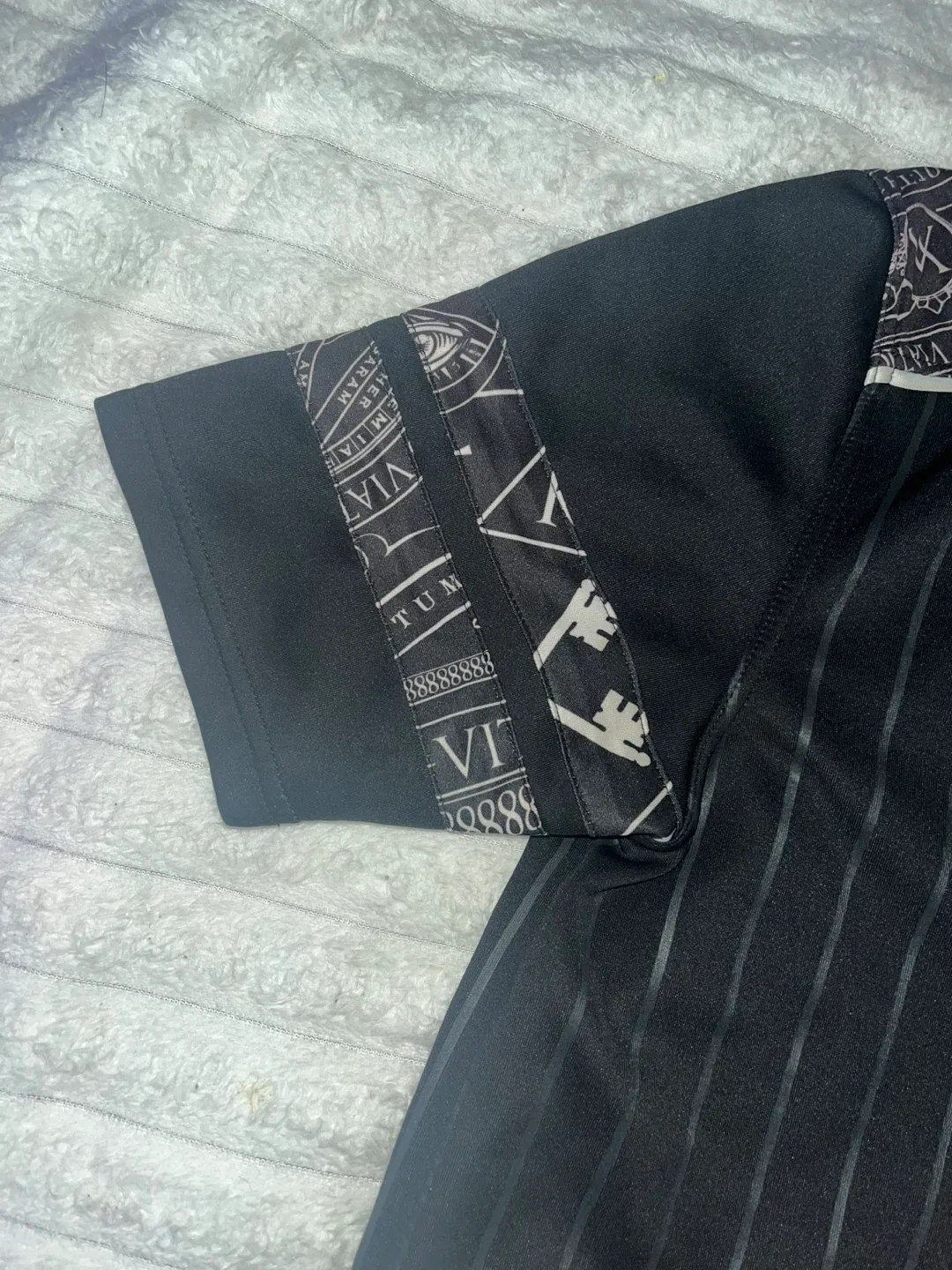 Black Striped Graphic Hoodie Shirt image indicator(5)