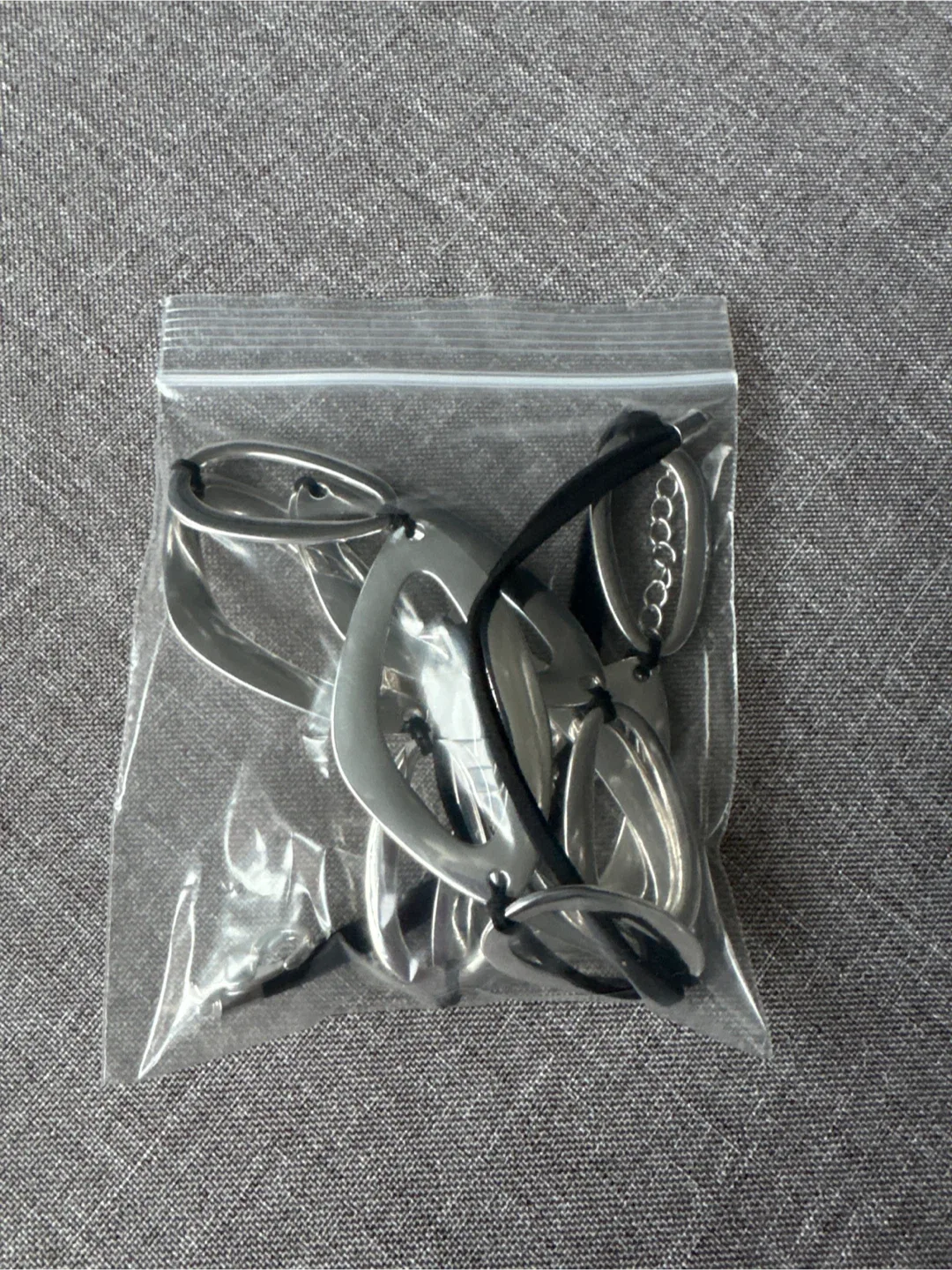 Silver Tone Necklace image indicator(3)