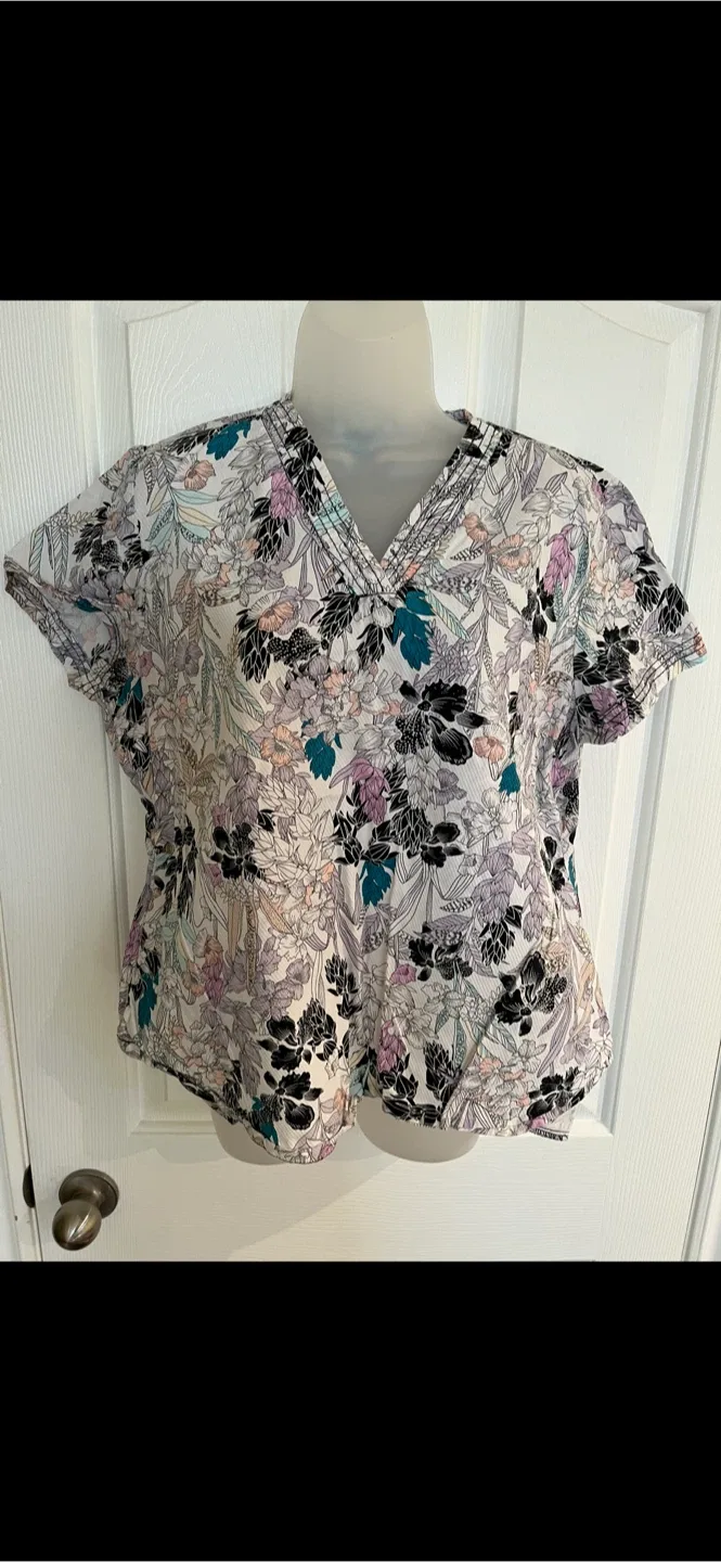 Assorted Scrub Tops - Various Brands & Designs image indicator(6)