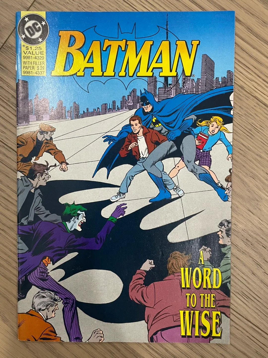 Comic Book Bundle: Batman, Richie Rich, Wizard, Scary Tales image indicator(5)