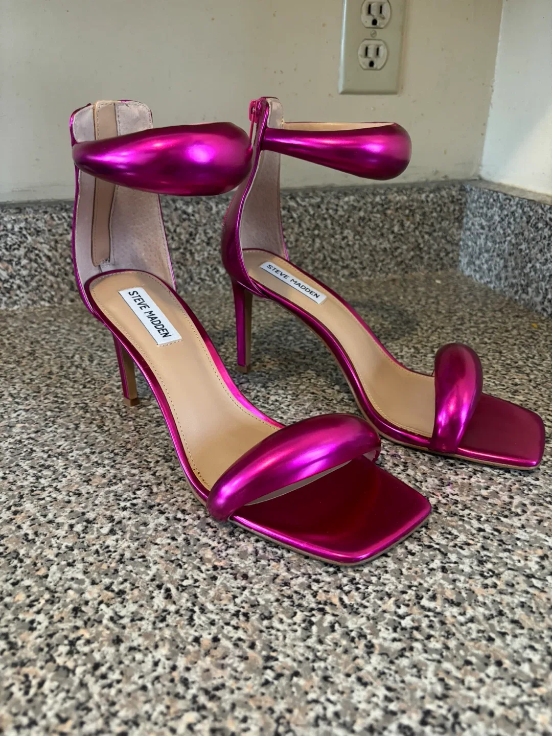 Steve Madden Pink Heels, Size 7 image indicator(2)