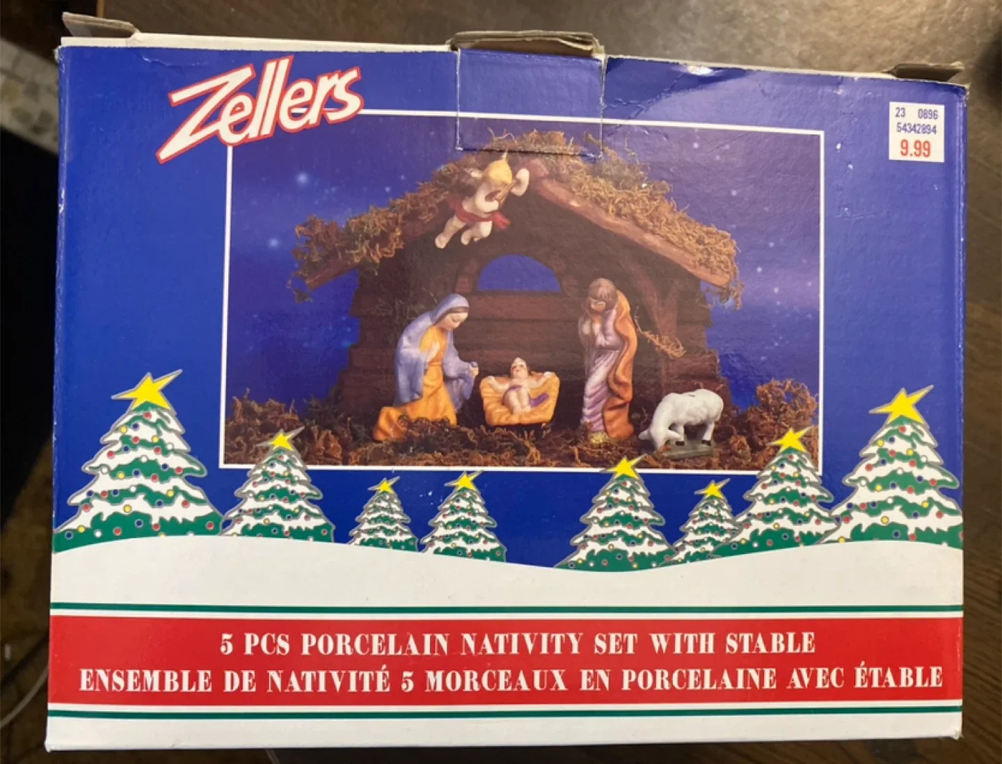 Zellers 5 PCS Porcelain Nativity Set w/ Stable