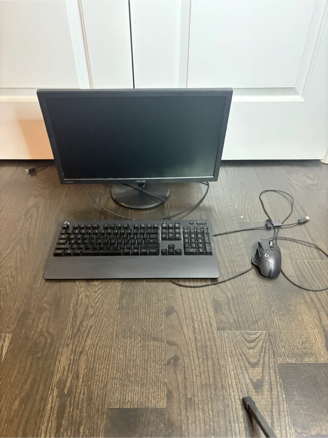 ASUS Monitor, Logitech Keyboard & Mouse thumbnail