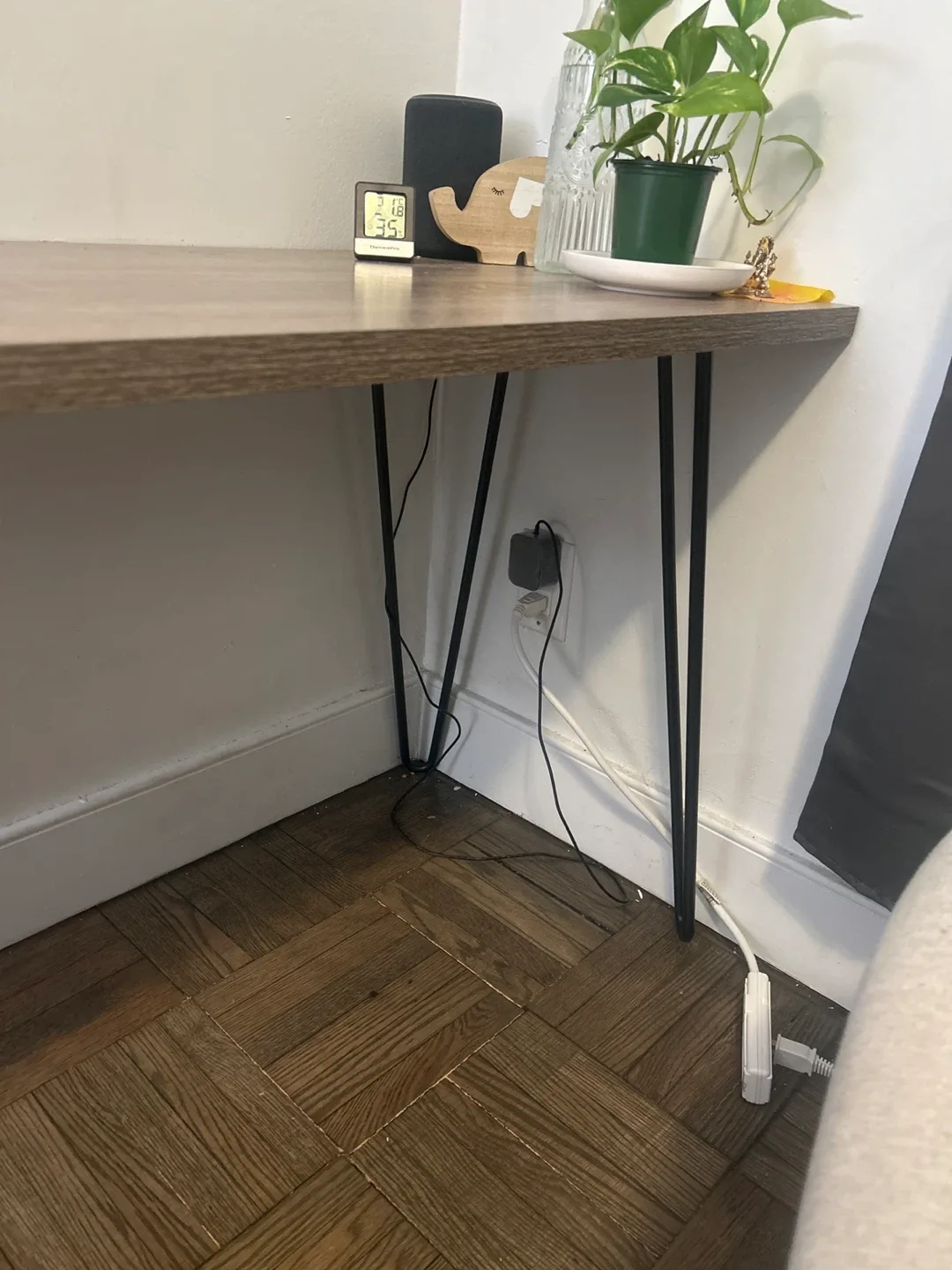 Wood Desk with Black Metal Legs image indicator(4)