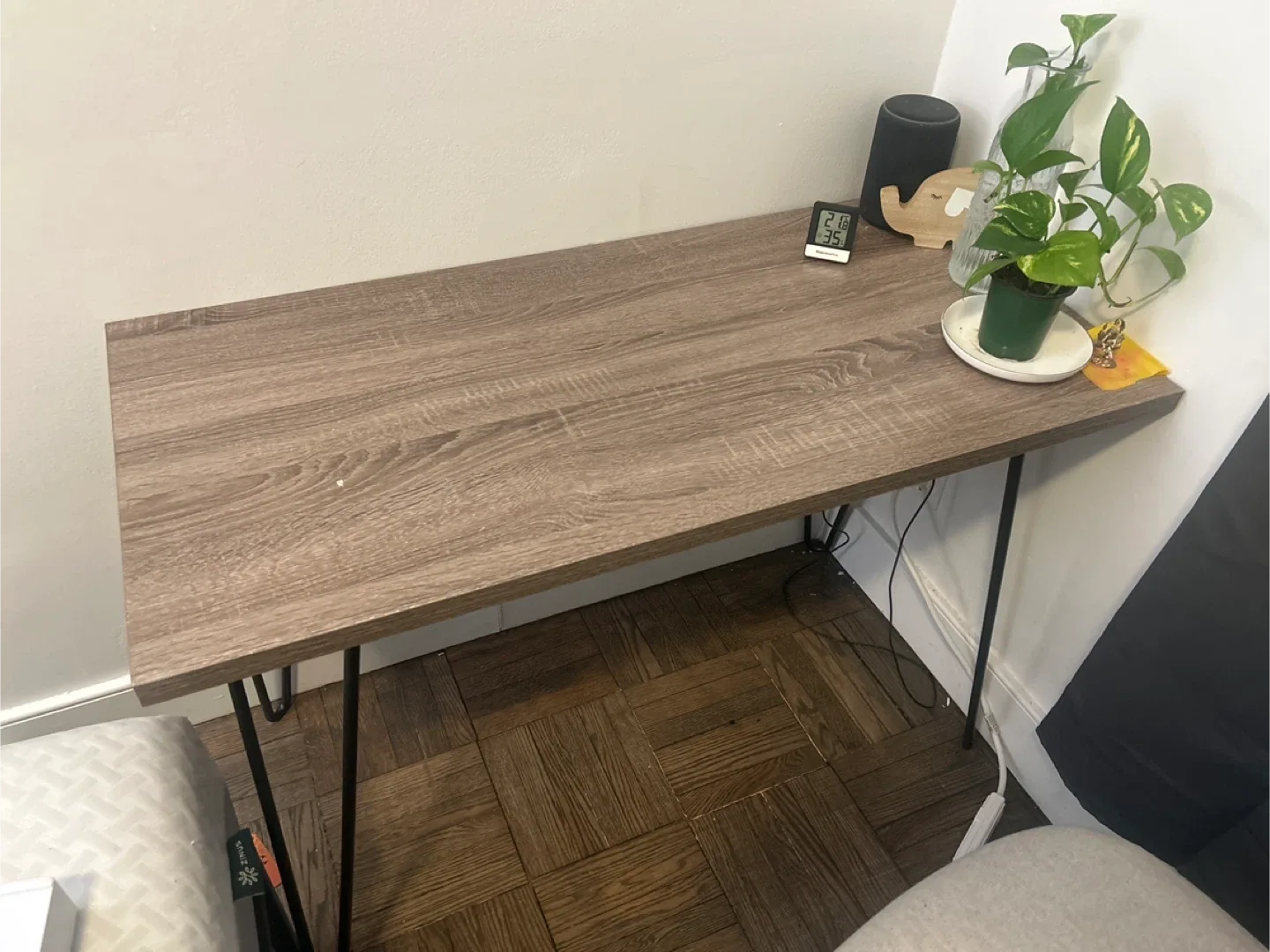 Wood Desk with Black Metal Legs image indicator(2)