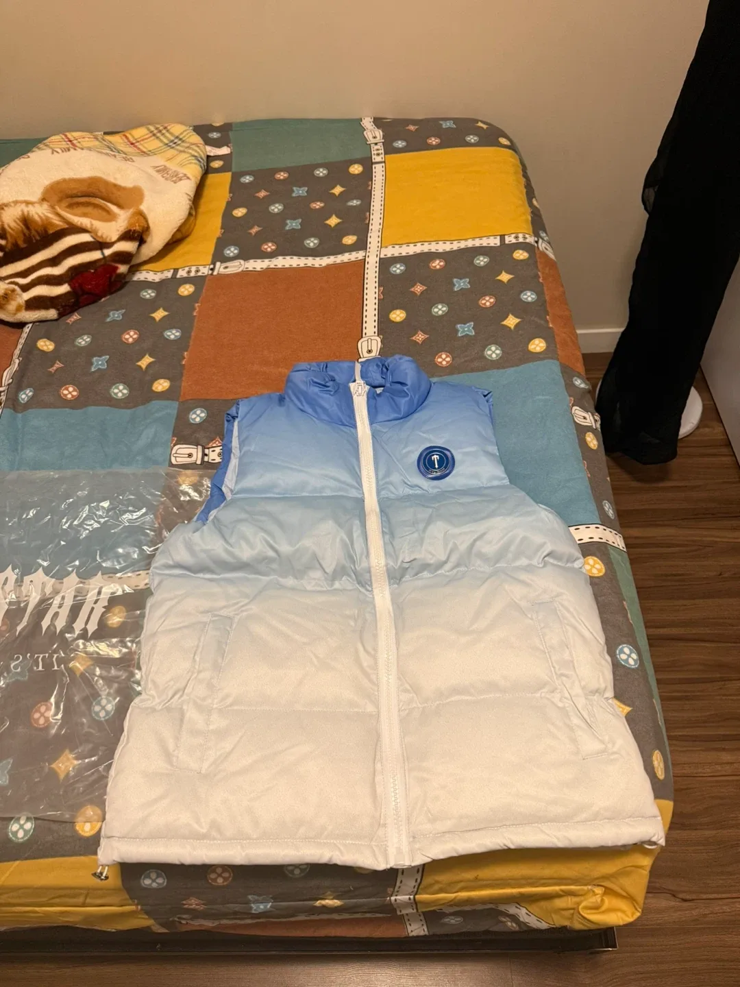 Trapstar blue puffer vest image indicator(6)