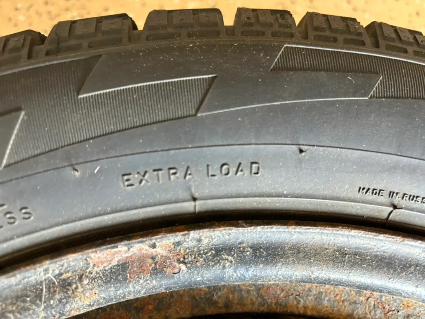 215/50/17 Winter Tires & Rims image indicator(6)