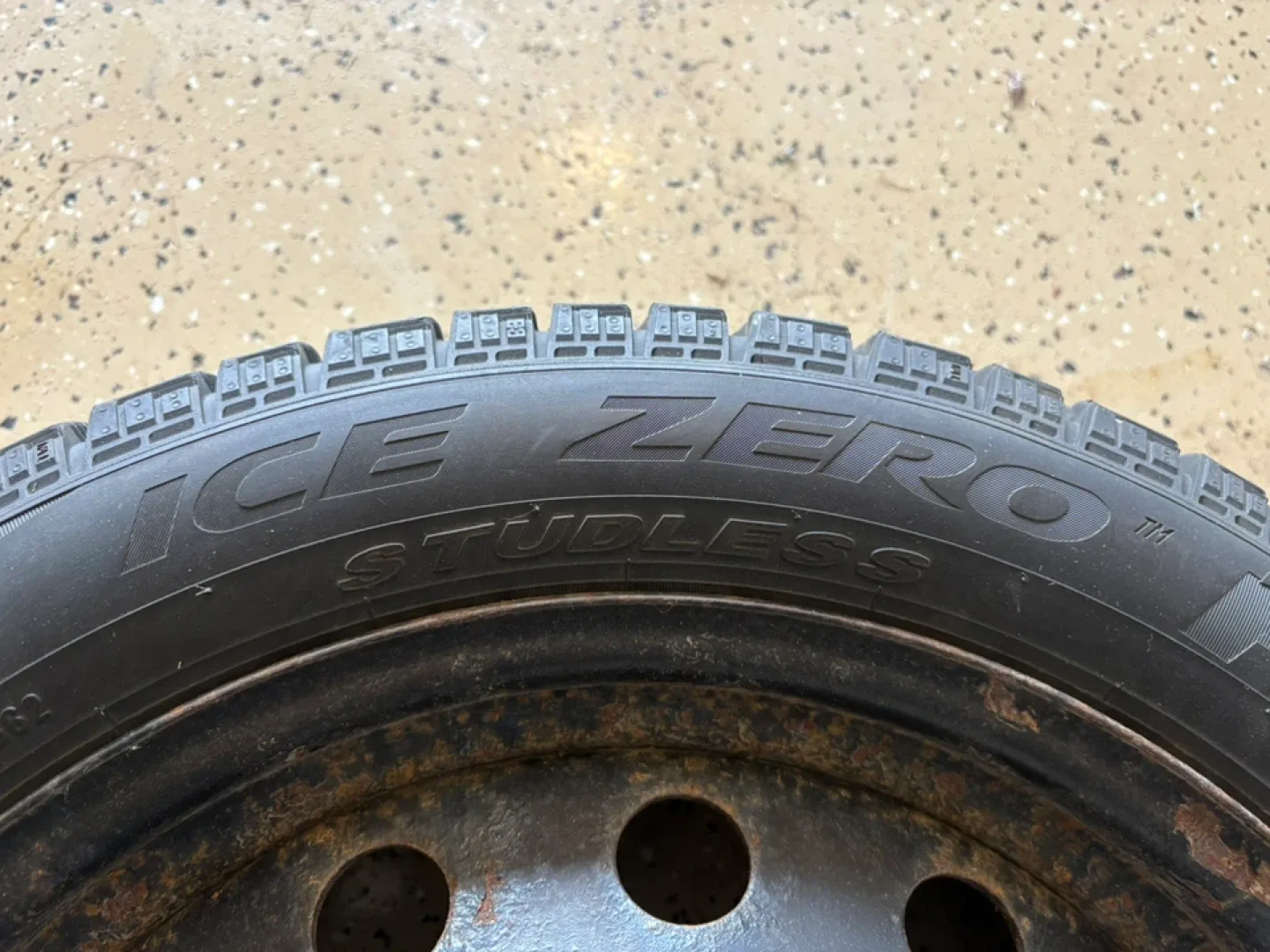 215/50/17 Winter Tires & Rims image indicator(8)