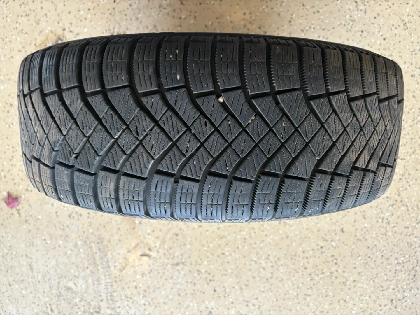 215/50/17 Winter Tires & Rims image indicator(3)