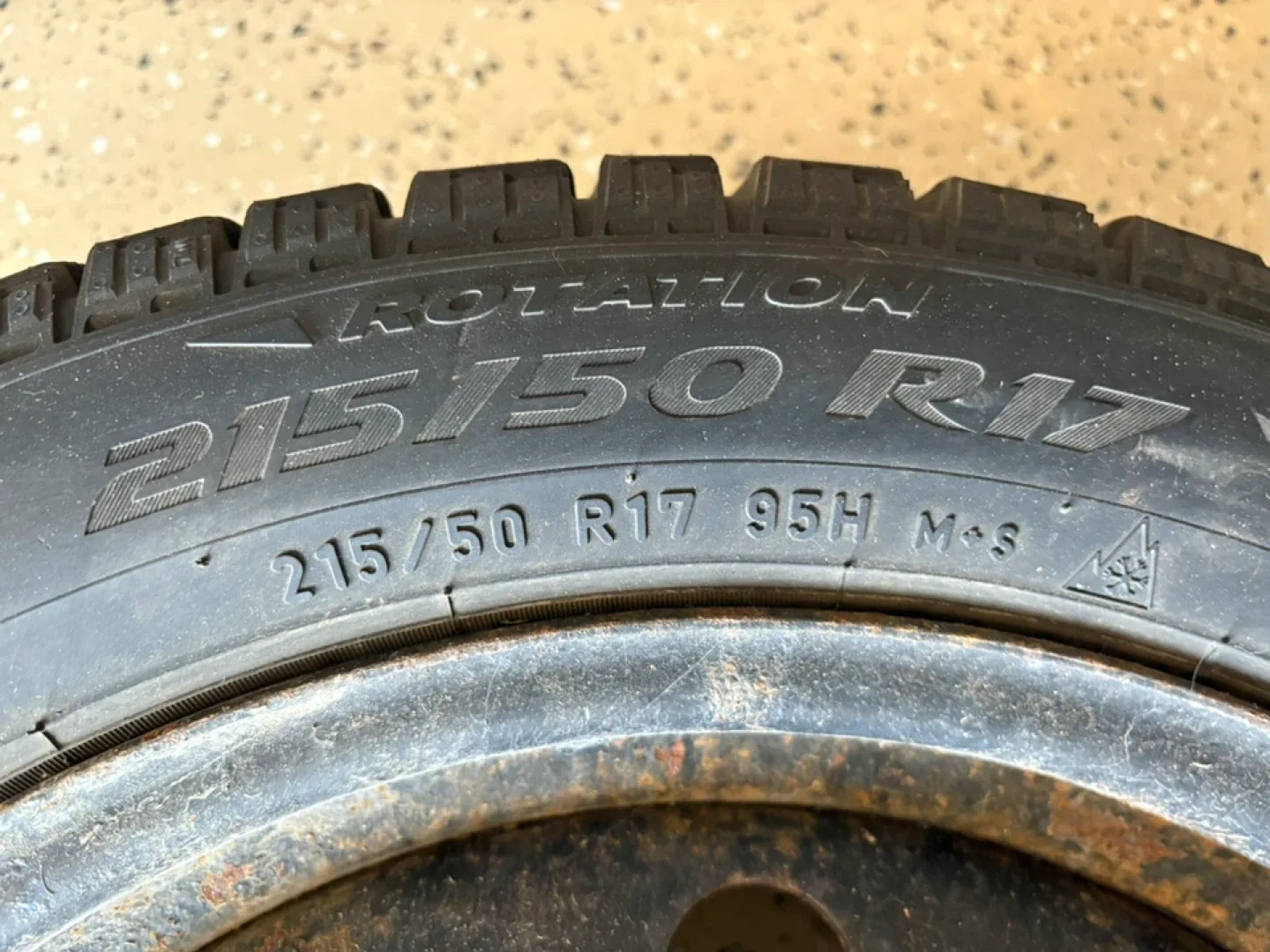 215/50/17 Winter Tires & Rims image indicator(9)