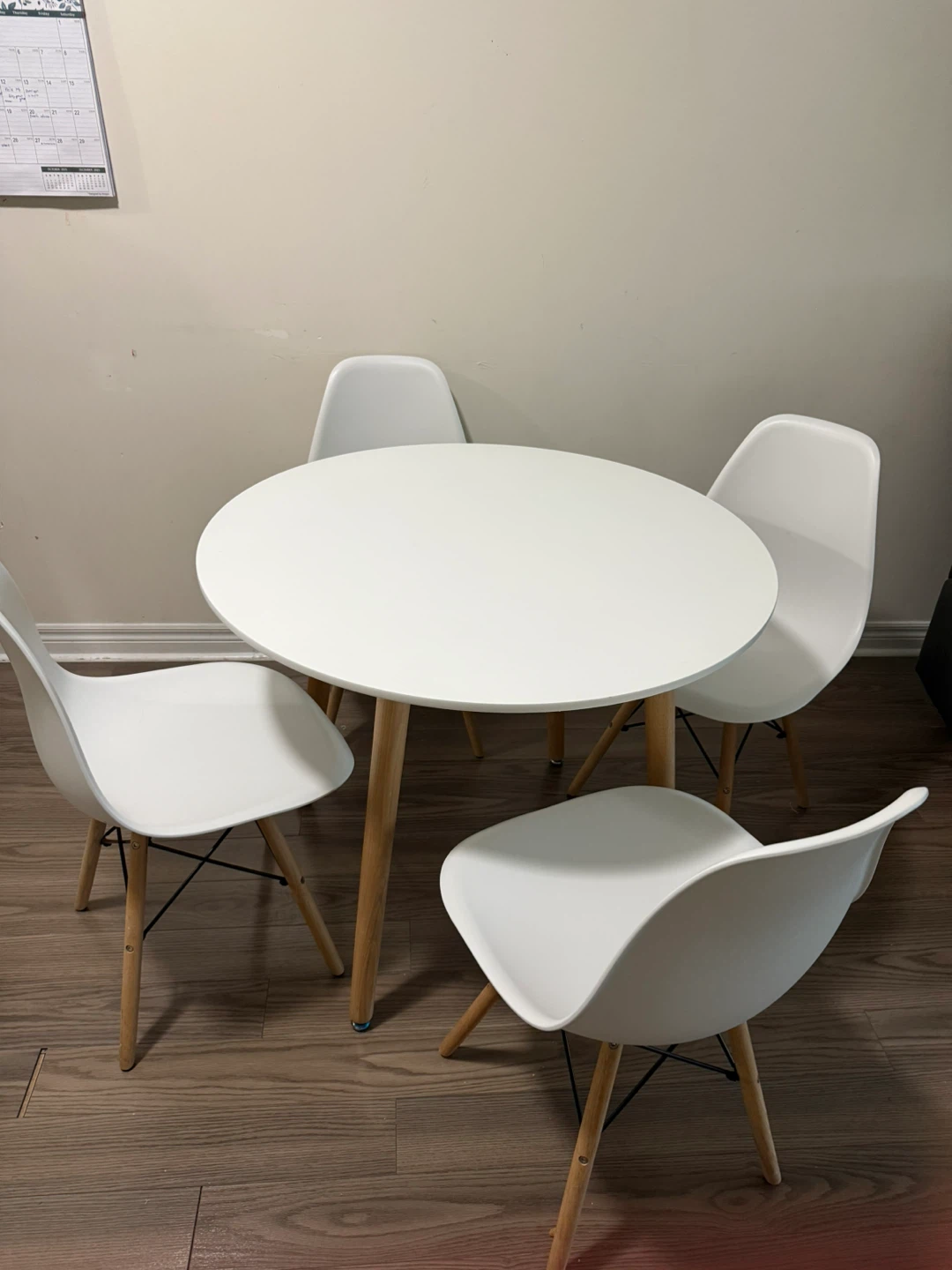 Round White Dining Table with 4 Chairs