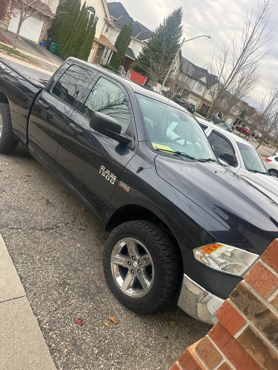 Dodge Ram 1500 Truck image indicator(2)