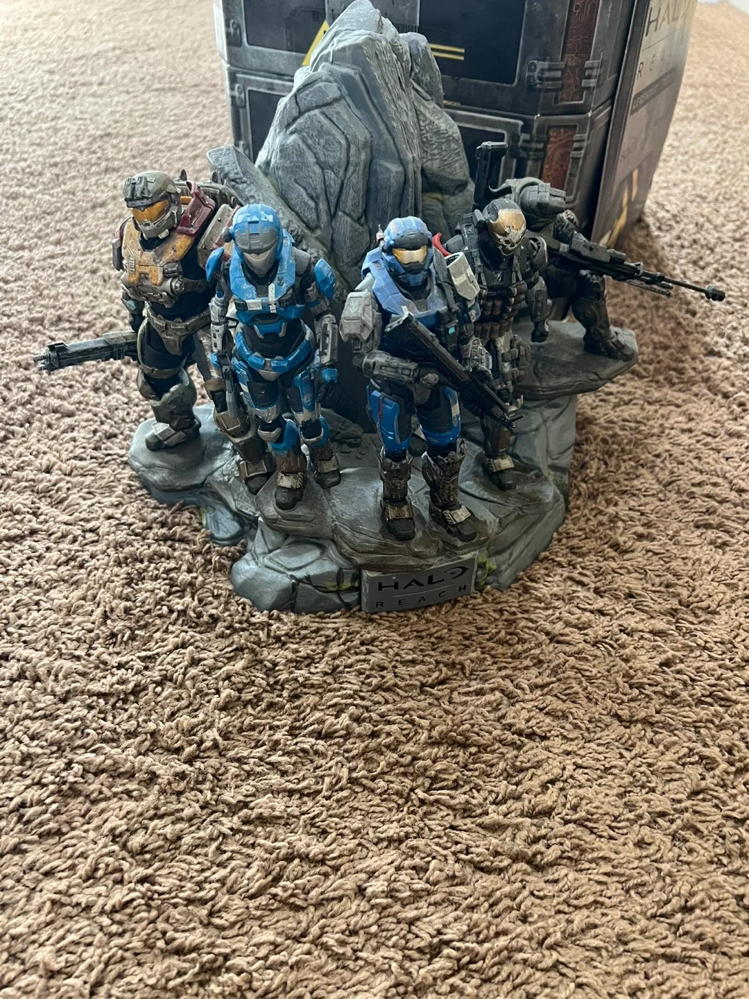 Halo Reach Noble Team Legendary Edition Statue image indicator(2)