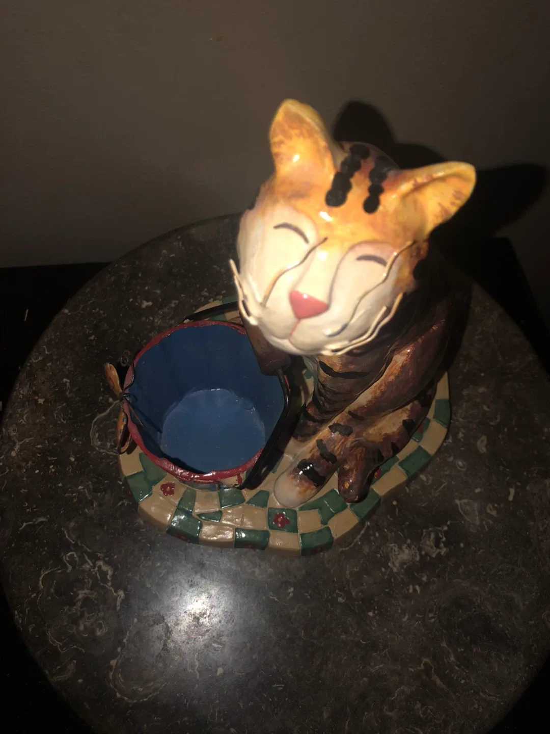 Cat Figurine with Bucket image indicator(2)
