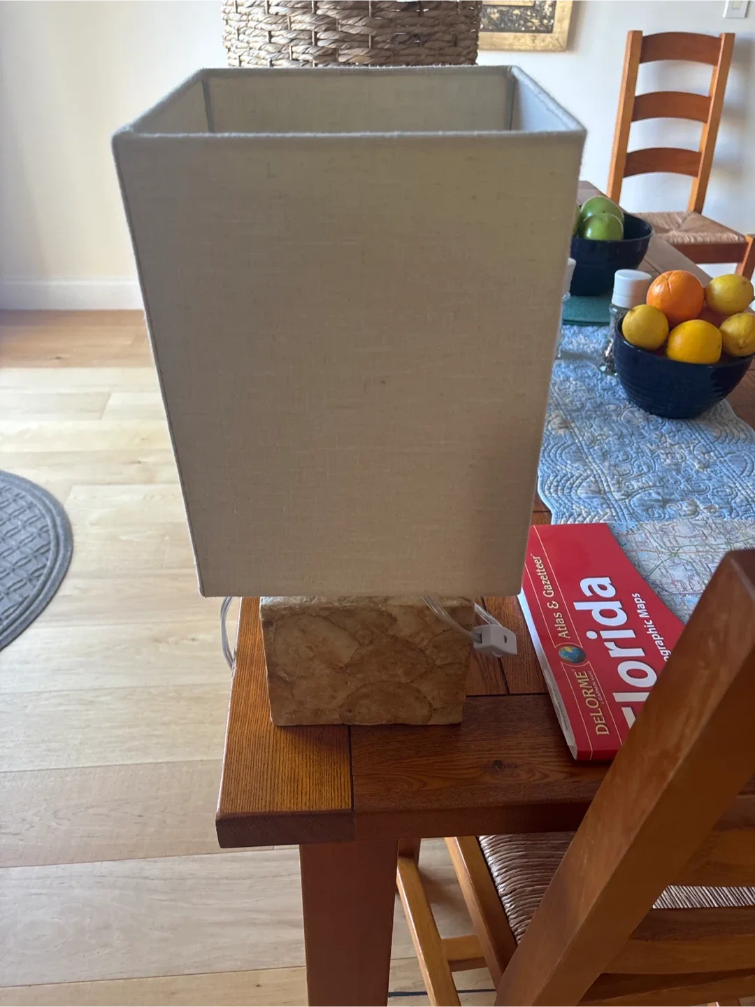 Table Lamp with sea shell  Base image indicator(2)