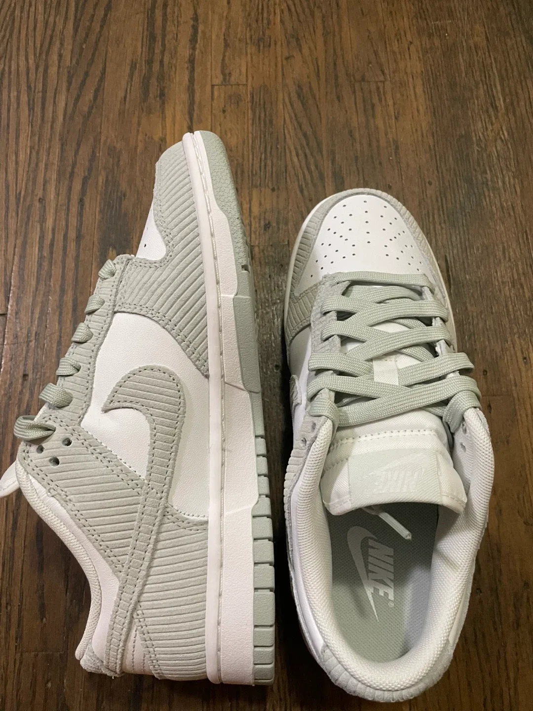 Nike dunk low corduroy thumbnail