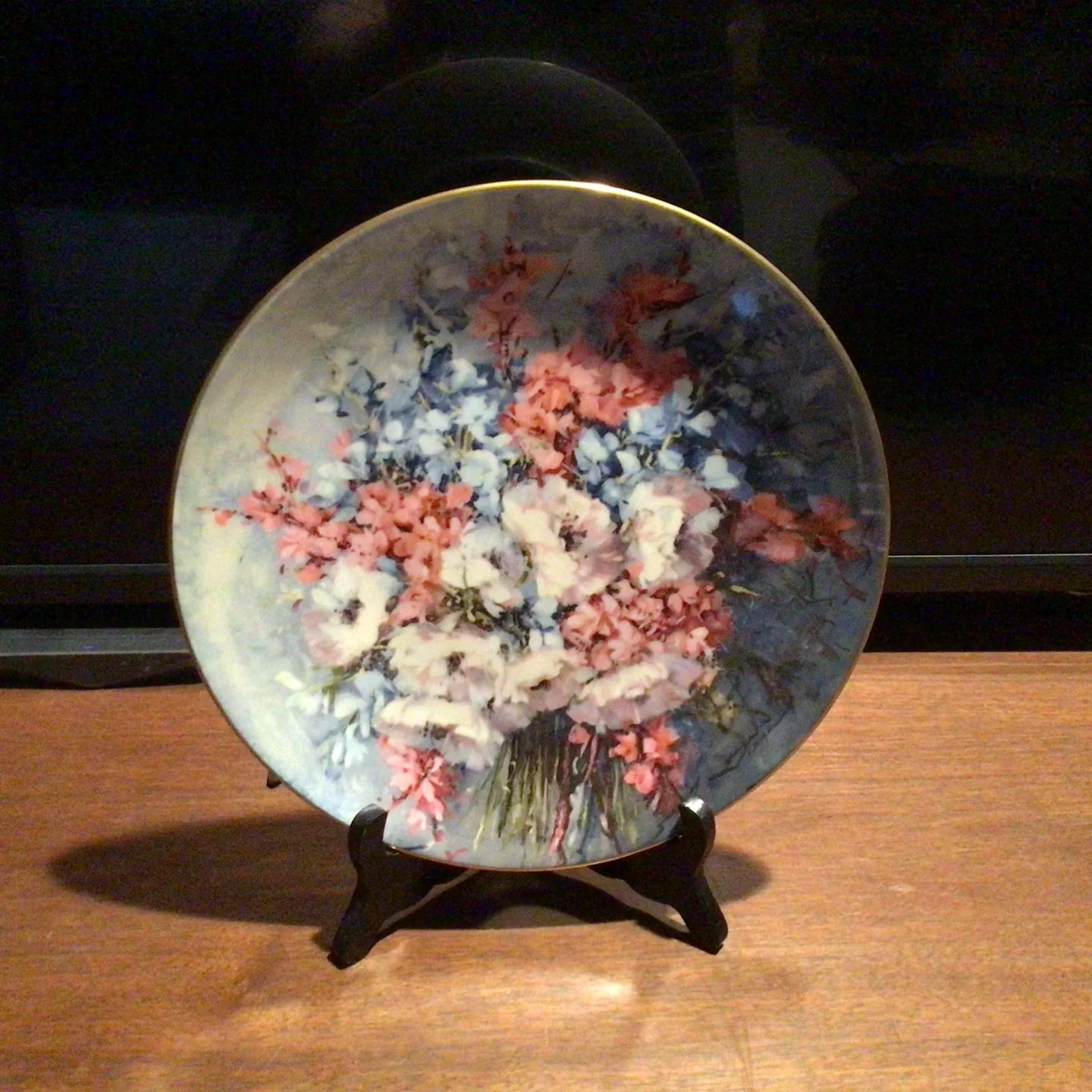 Royal Doulton 'From My Mother's Garden' Plate image indicator(2)