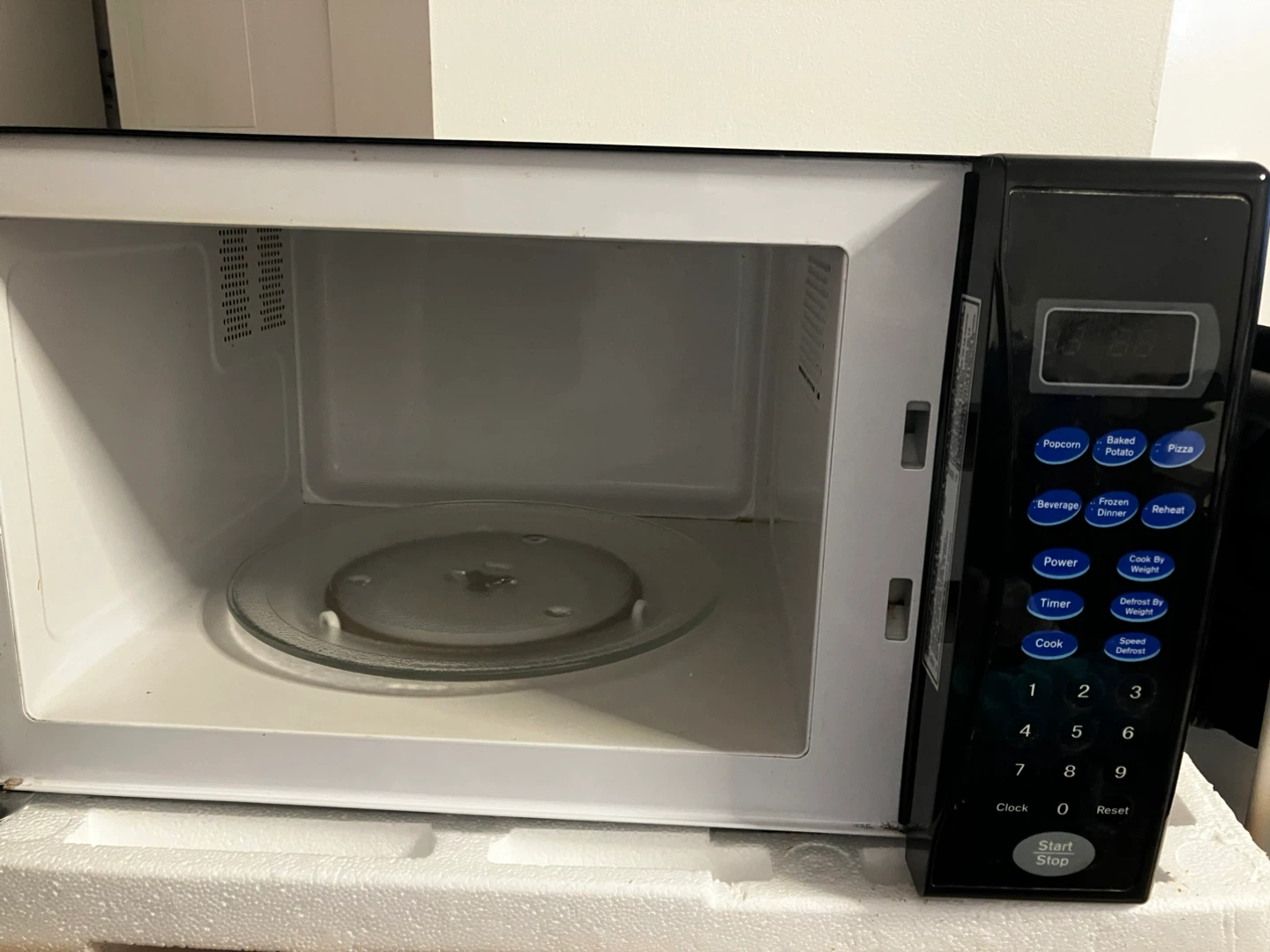 Danby Designer Black Microwave Oven - photo 2