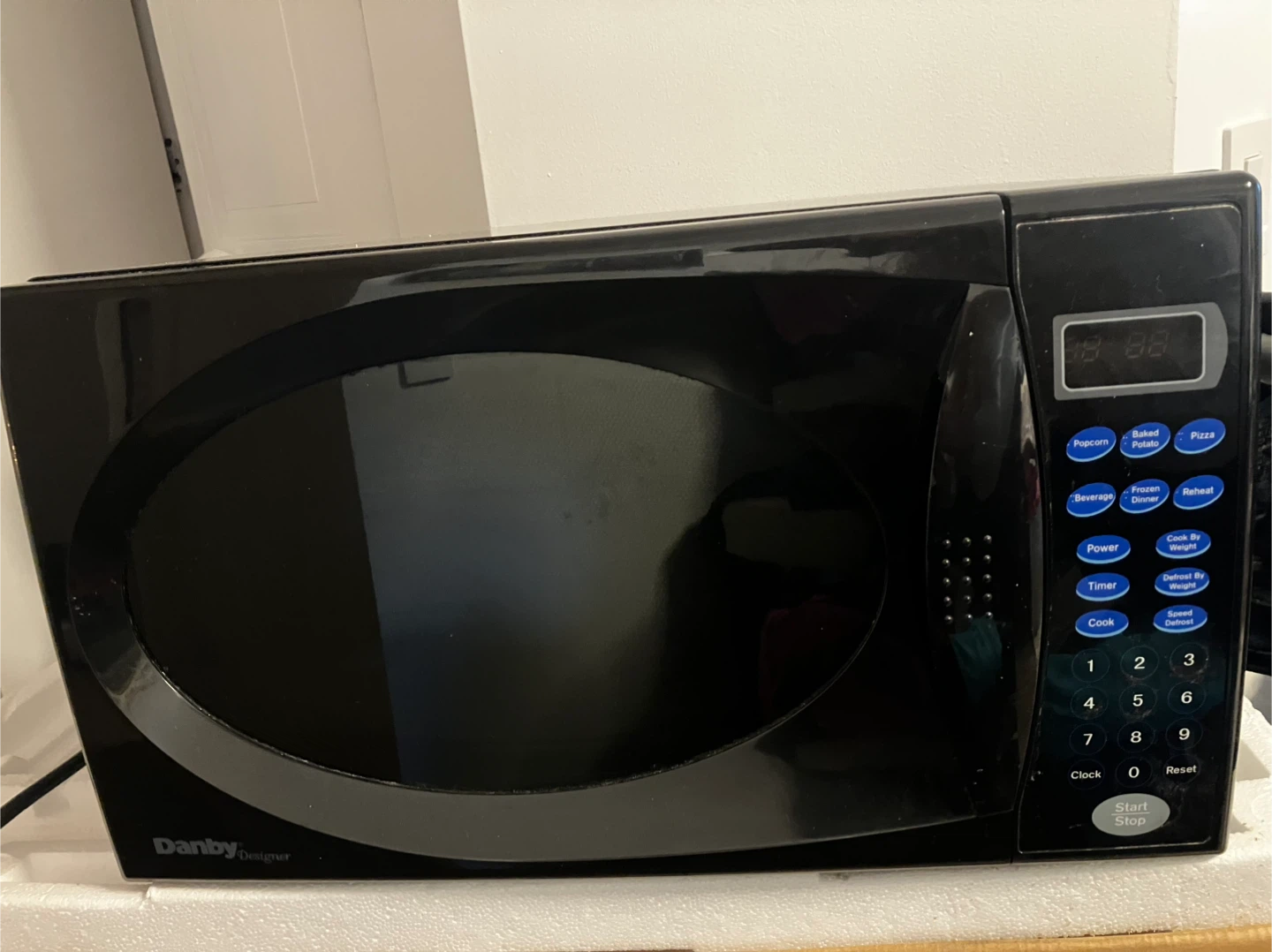 Danby Designer Black Microwave Oven - photo 3
