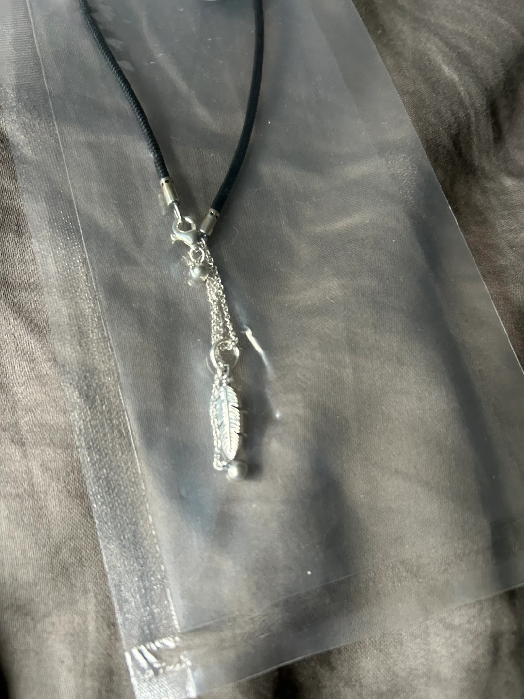 Pandora Feather Charm Necklace - New in Package! - photo 4