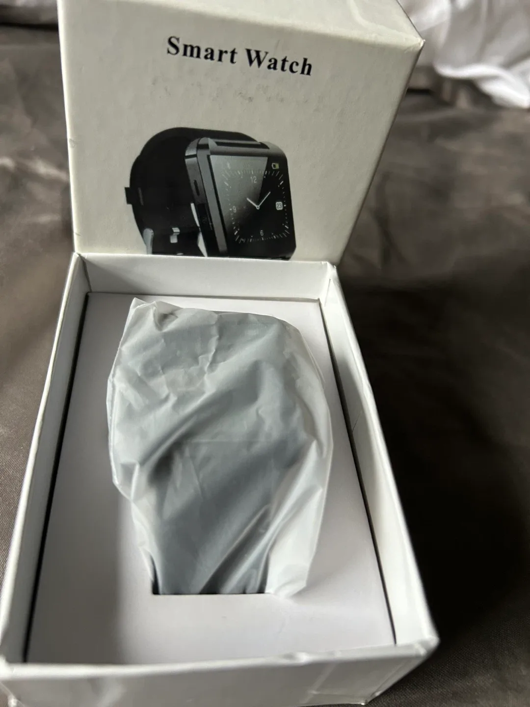 Smart Watch - New in Box! image indicator(2)