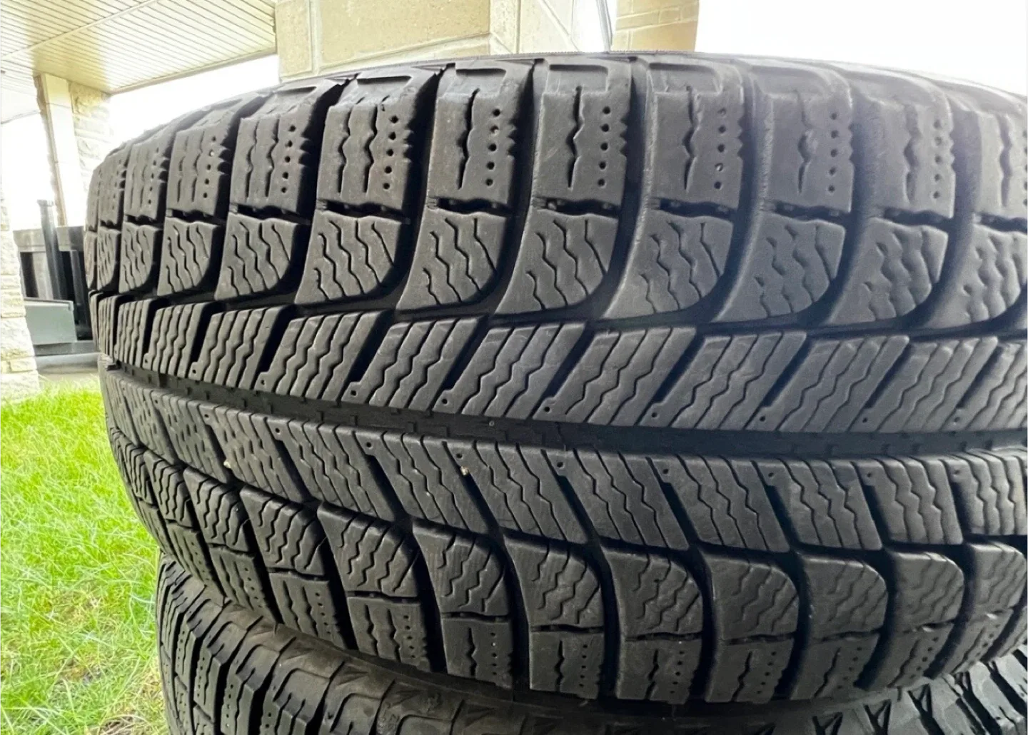 USED MICHELIN X-ICE 15” Winter Tires 195/65R15 image indicator(5)