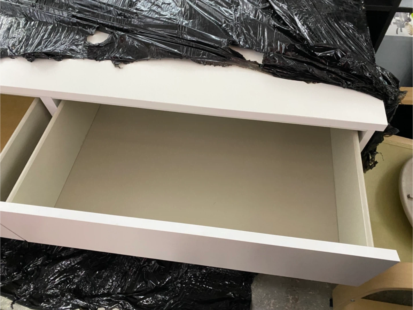 White 6-Drawer Dresser - photo 2