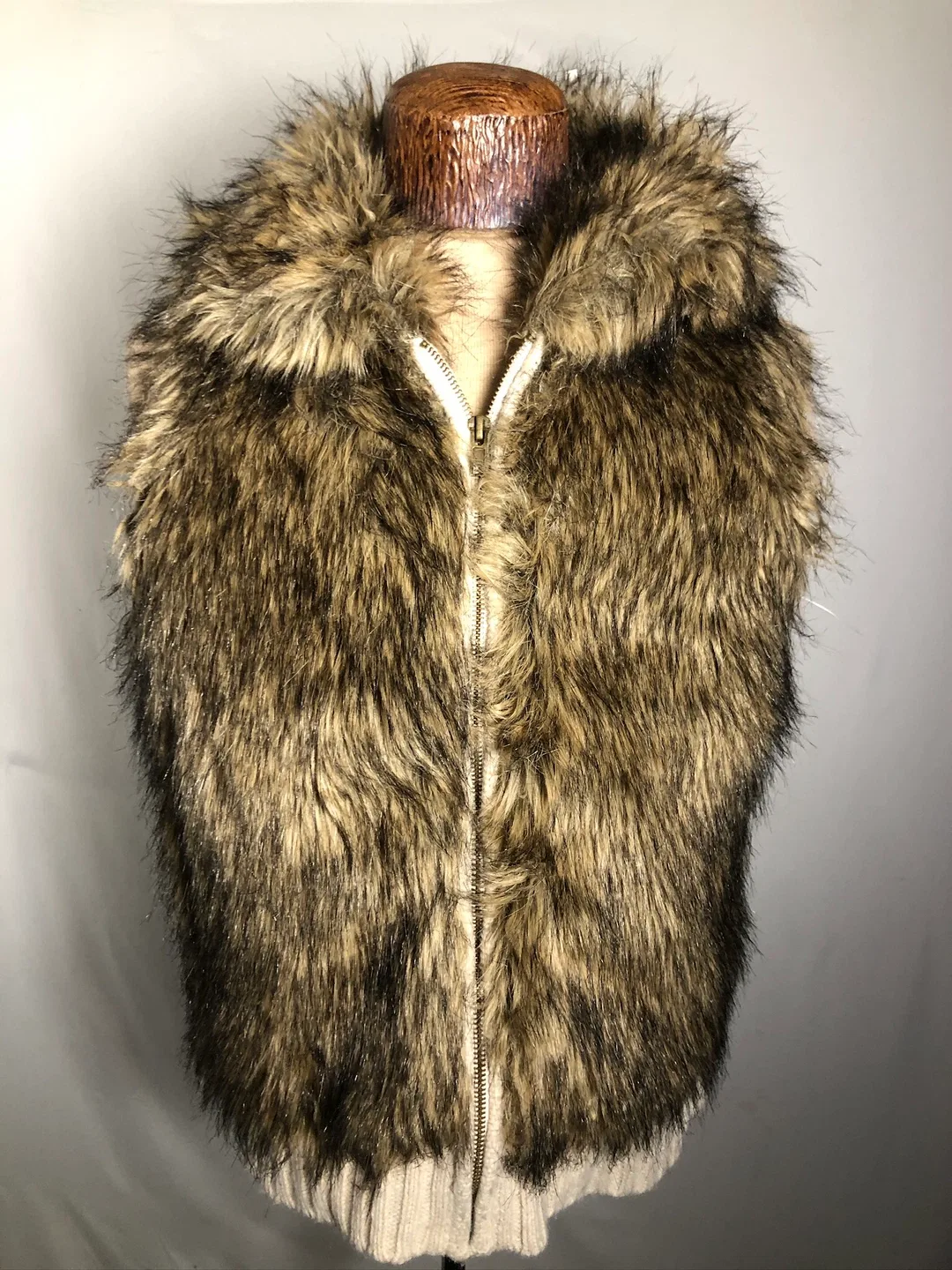 Women’s Cream & Brown Faux Fur Vest. Size Small. Pink Rose.