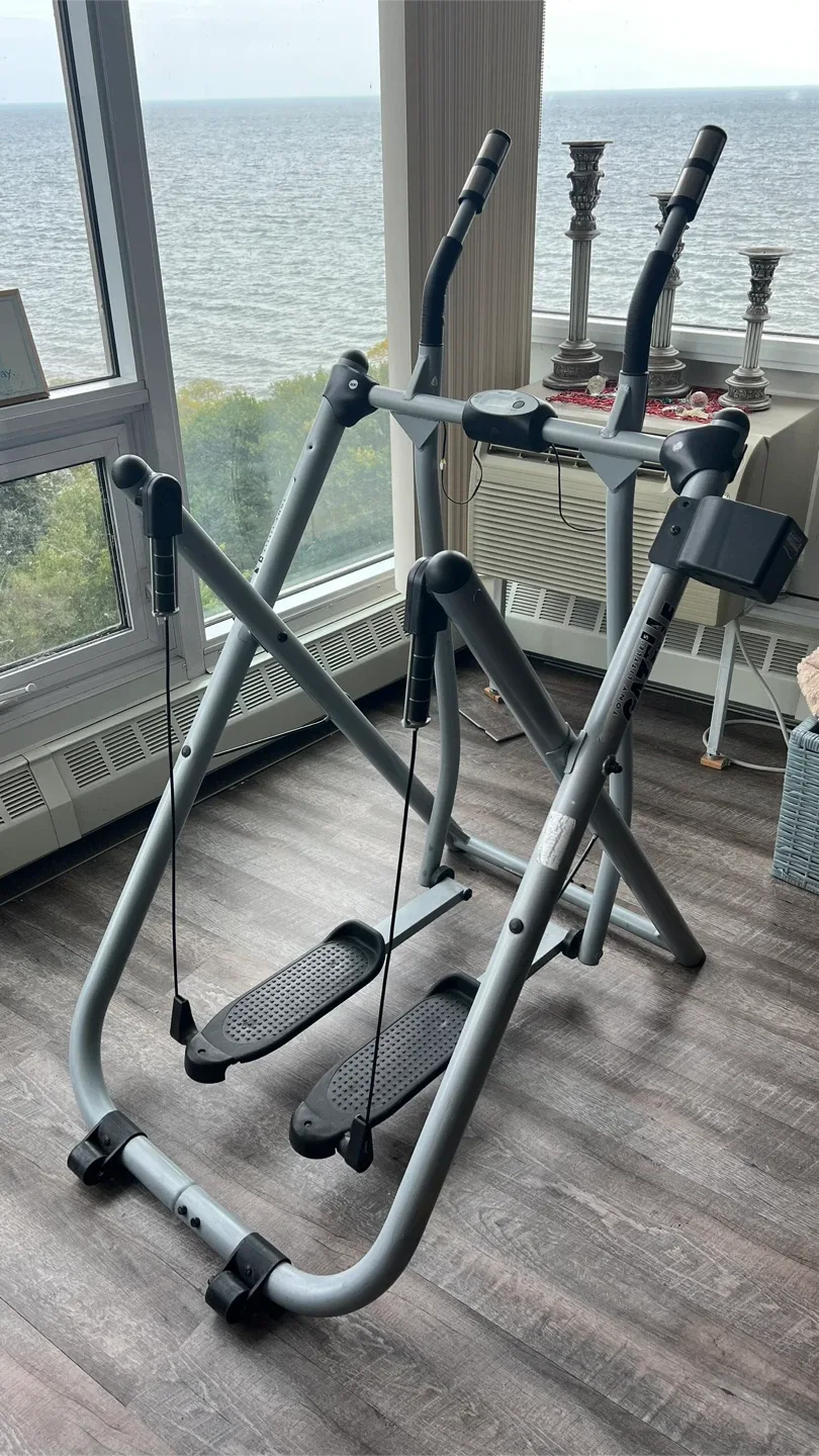 Gazelle Edge Glider Exercise Machine image indicator(2)