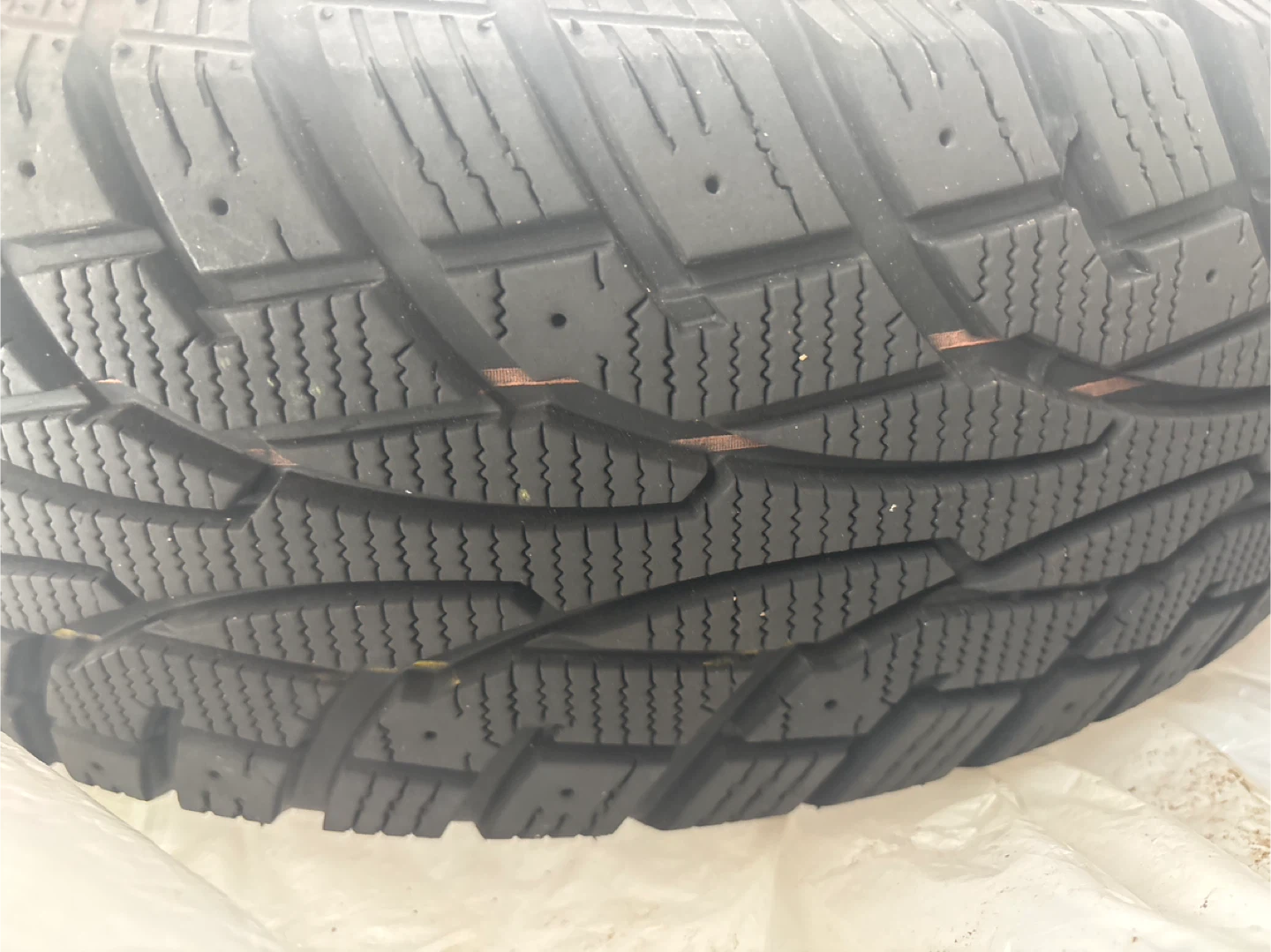 Winter tyres  - 185/65r15 4 no(s)