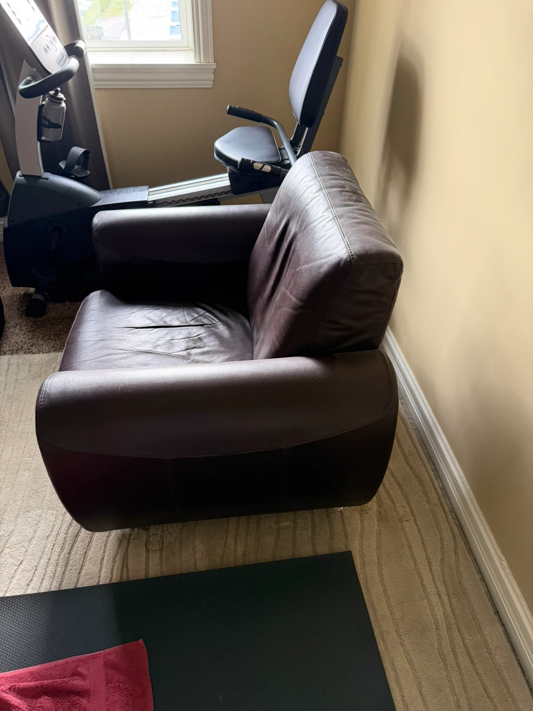 Brown Leather Armchair - photo 4