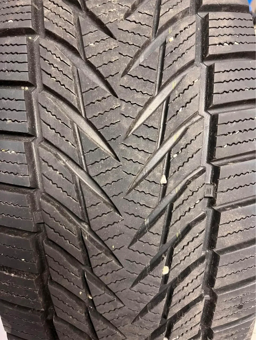 Joyroad Winter RX702 Tire 235/70R16 image indicator(3)