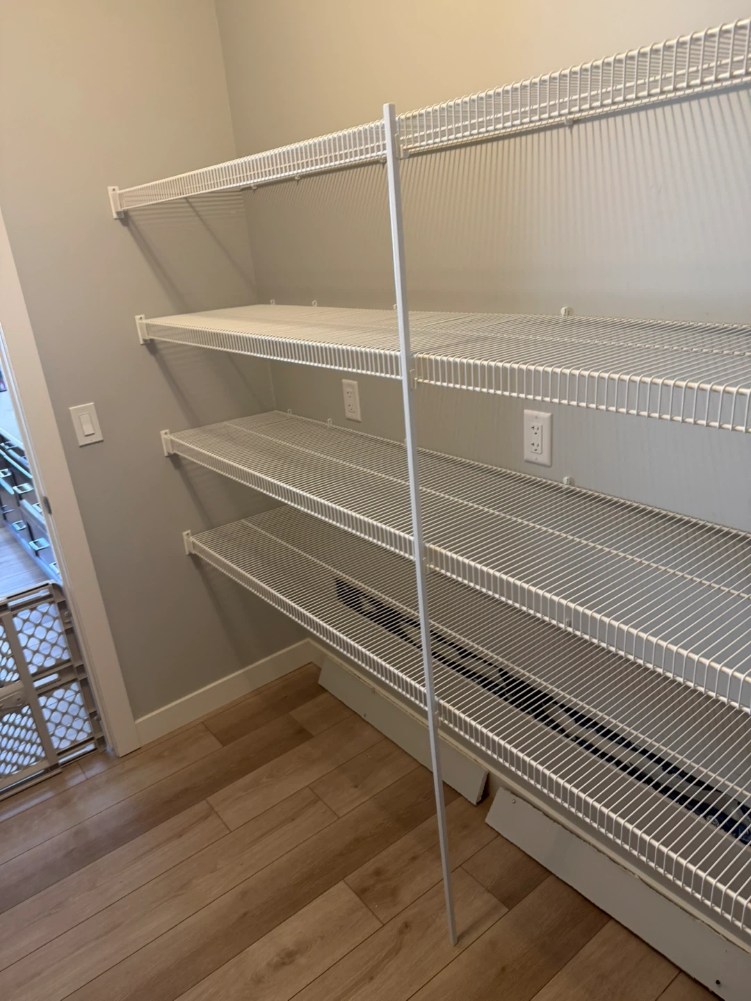 Wire shelving - photo 3