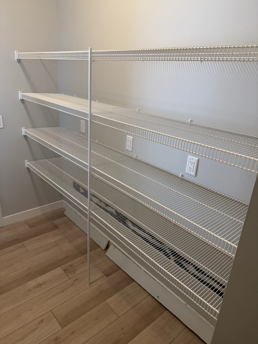 Wire shelving