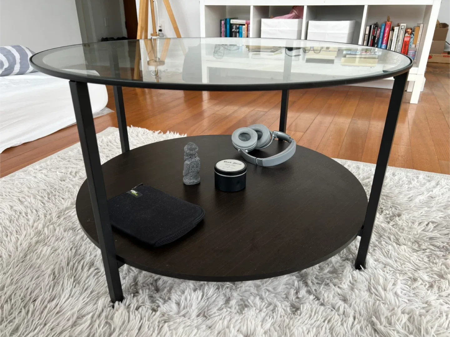 IKEA VITTSJÖ Coffee Table - Black/Glass image indicator(3)